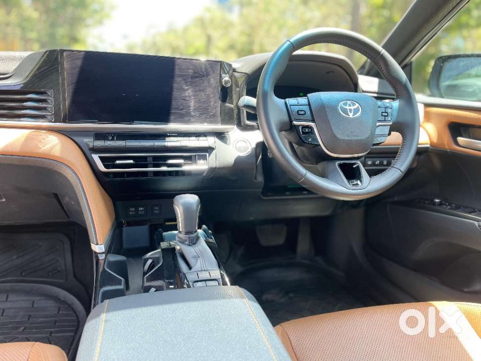 Toyota Camry Hybrid, 2026, Cng & Hybrids