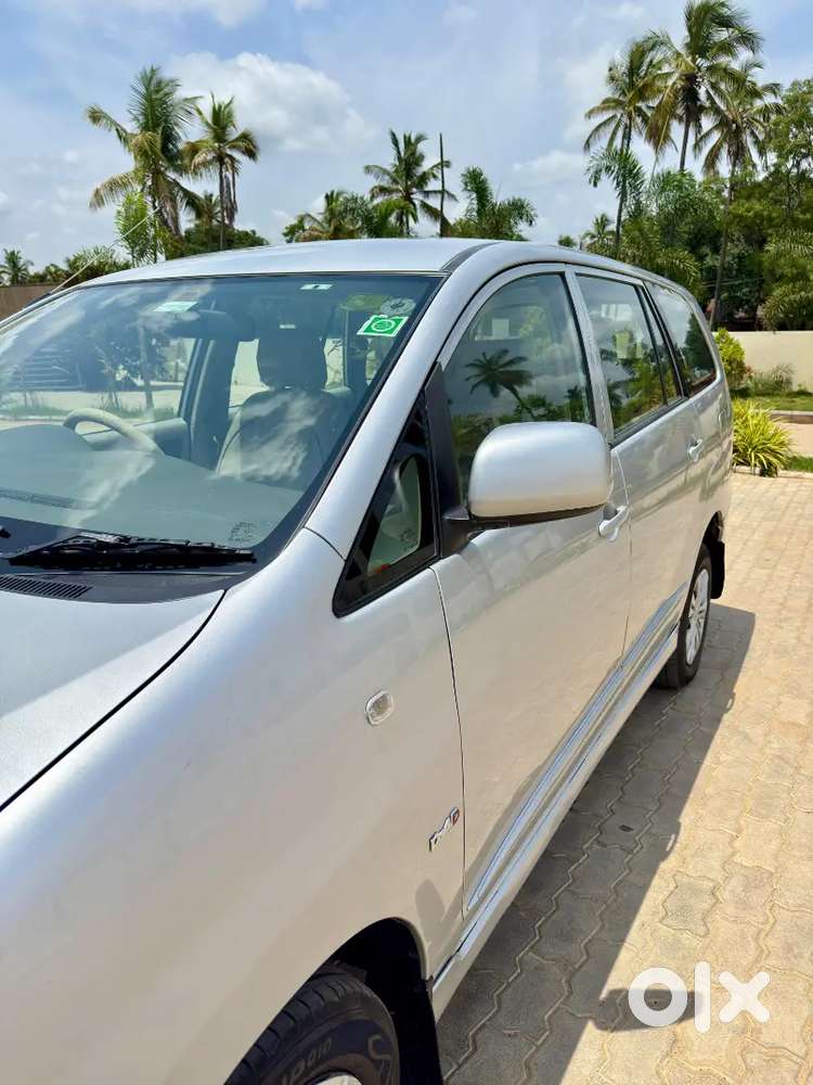 Toyota Innova 1st Owner 2014