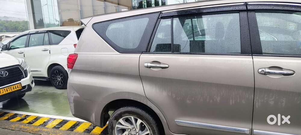 Toyota Innova Crysta 2024