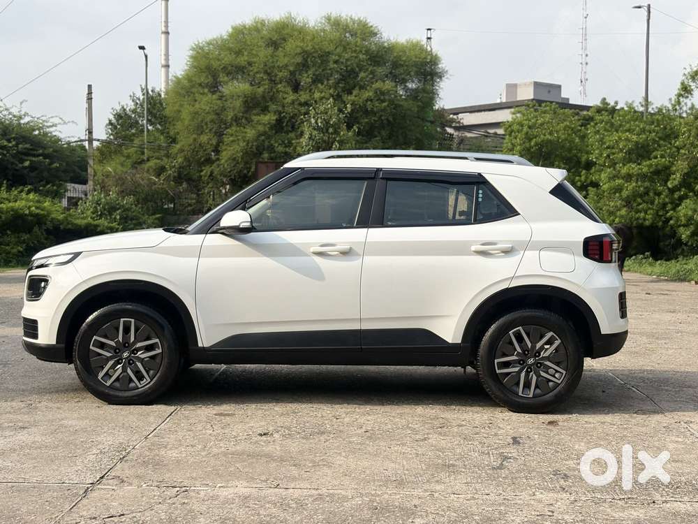 Hyundai Venue 1.0 S (o) Turbo Dct, 2023, Petrol