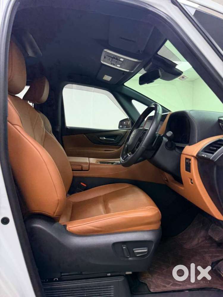 Toyota Vellfire Vip – Executive Lounge, 2024, Petrol