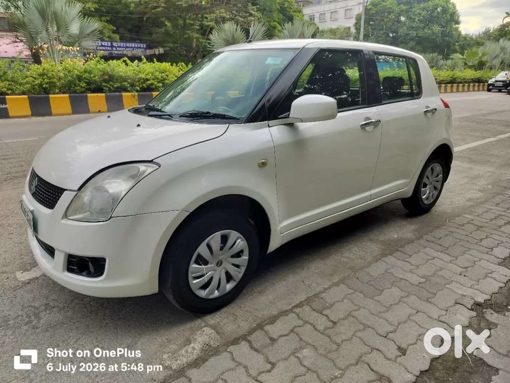 Maruti Suzuki Swift Vxi Bsiv, 2010, Petrol