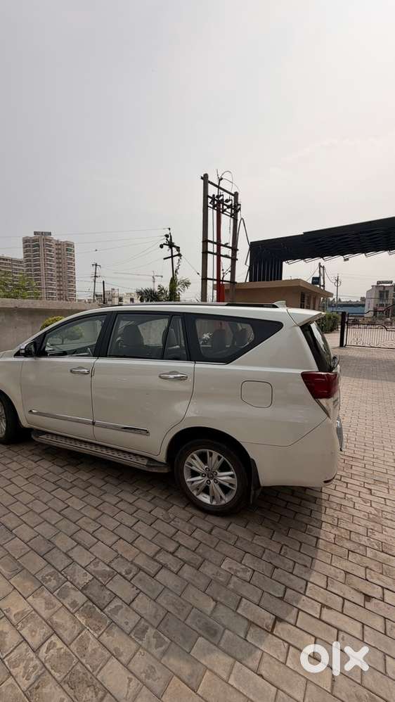 Toyota Innova Crysta 2016