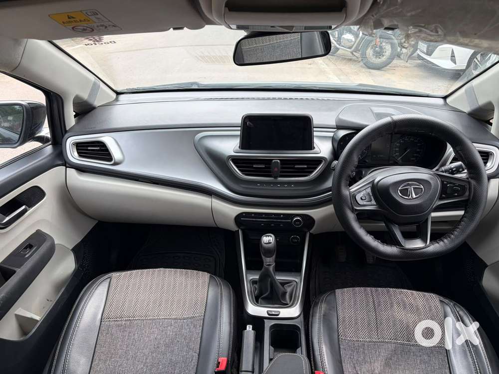 Tata Altroz Xz Plus (s), 2023, Petrol