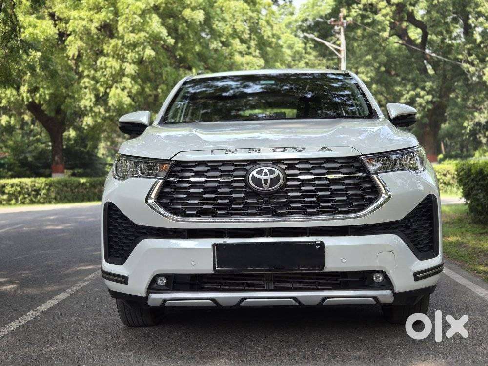 Toyota Innova Hycross 2.0 Vx (o) Hybrid 7 Str, 2026