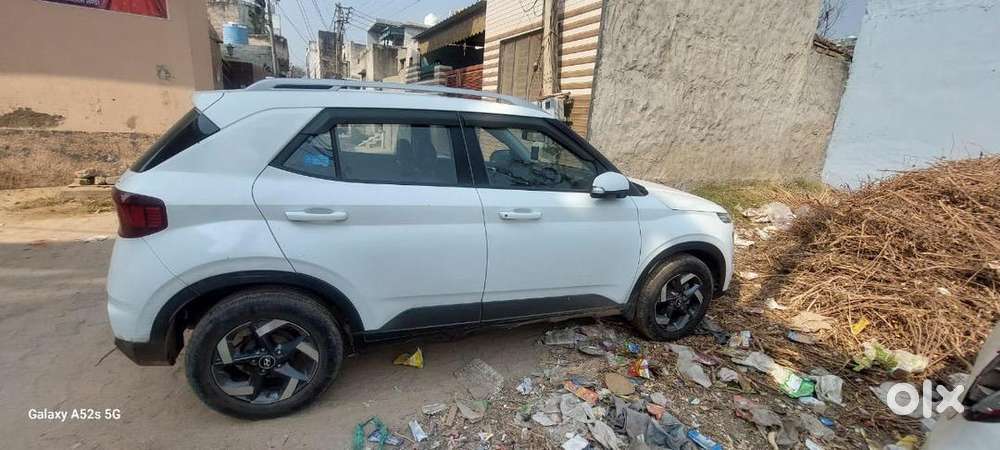 Hyundai Venue 2021 Diesel Well Maintained