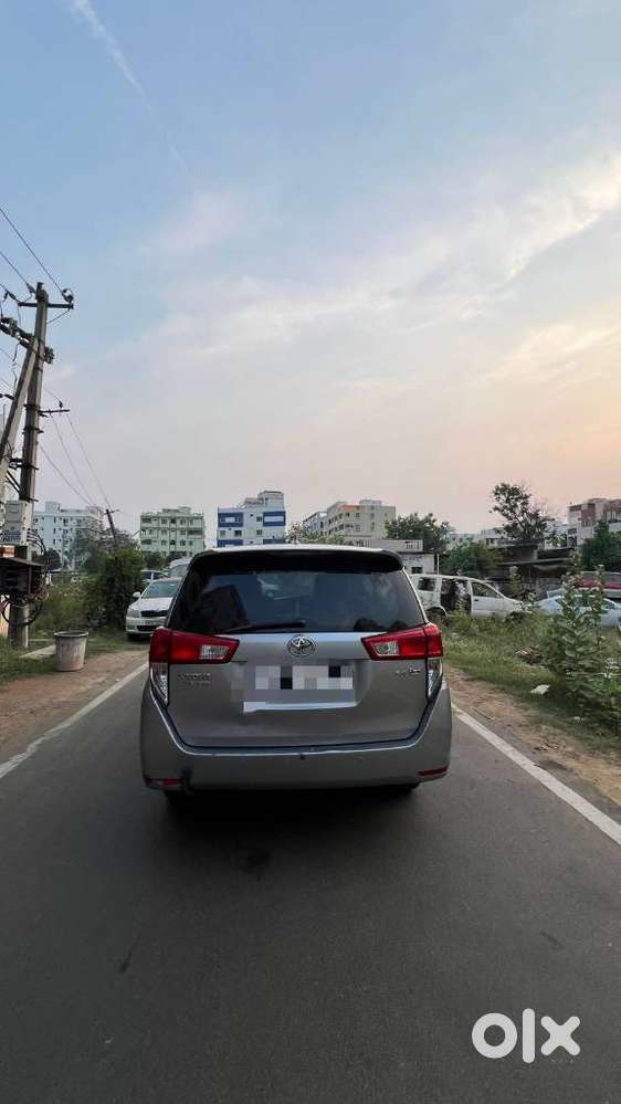 Toyota Innova Crysta 2.4 G Plus Mt 7 Str, 2017, Diesel