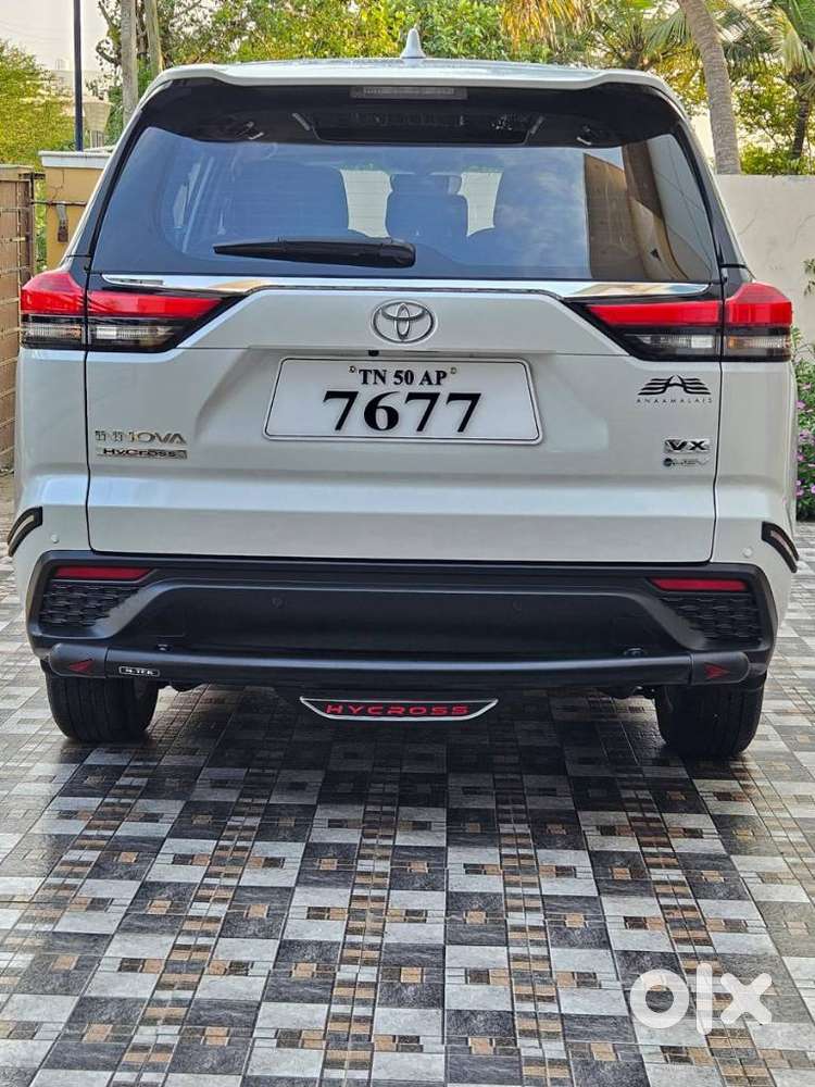 Toyota Innova Hycross 2.0 Vx (o) Hybrid 8 Str, 2025, Petrol