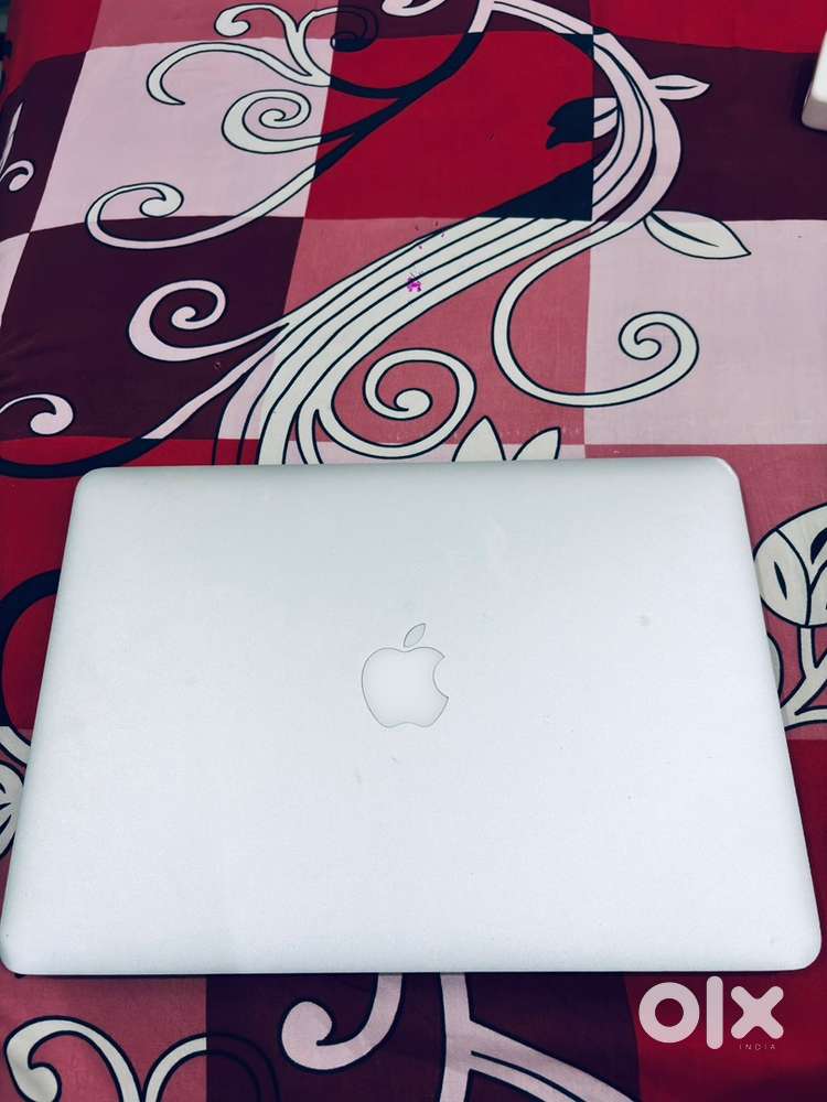Apple MacBook