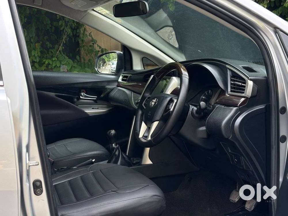 Toyota Innova Crysta 2.4 V 7 Str, 2016, Diesel