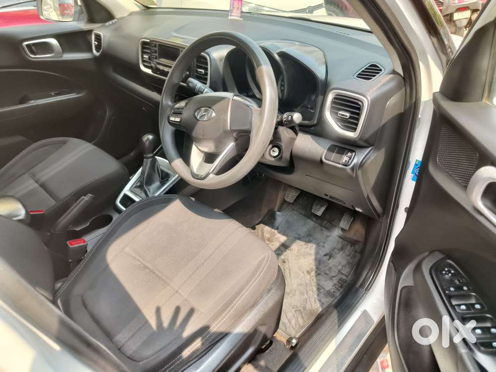 Hyundai Venue 1.2 S (o), 2019, Petrol