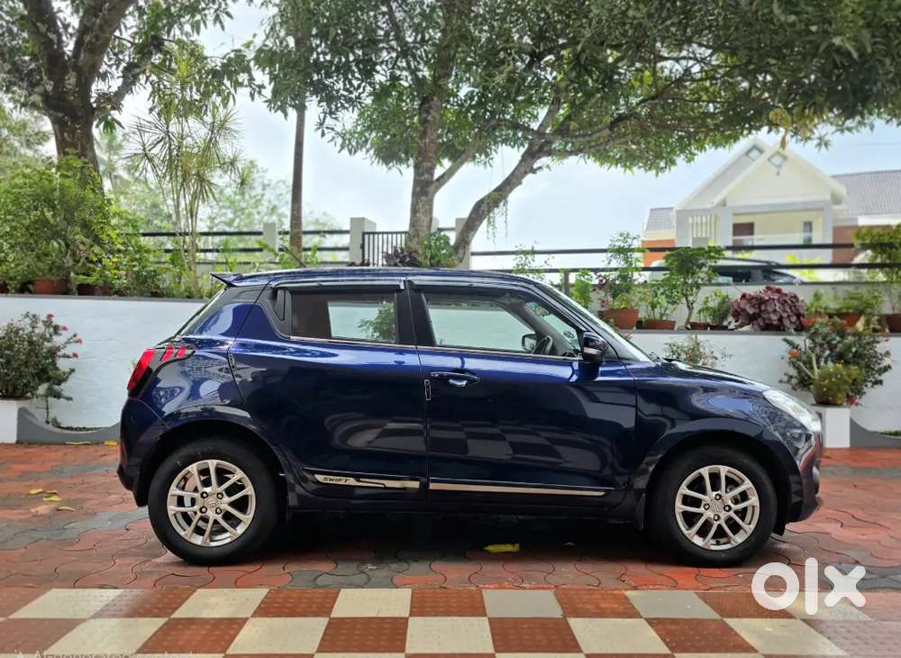 Maruti Swift Zxi Automatic Petrol In Showroom Condition