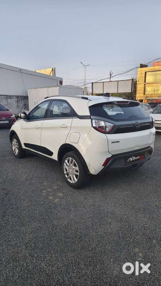 Tata Nexon 1.2 Revotron Xz, 2018, Cng & Hybrids