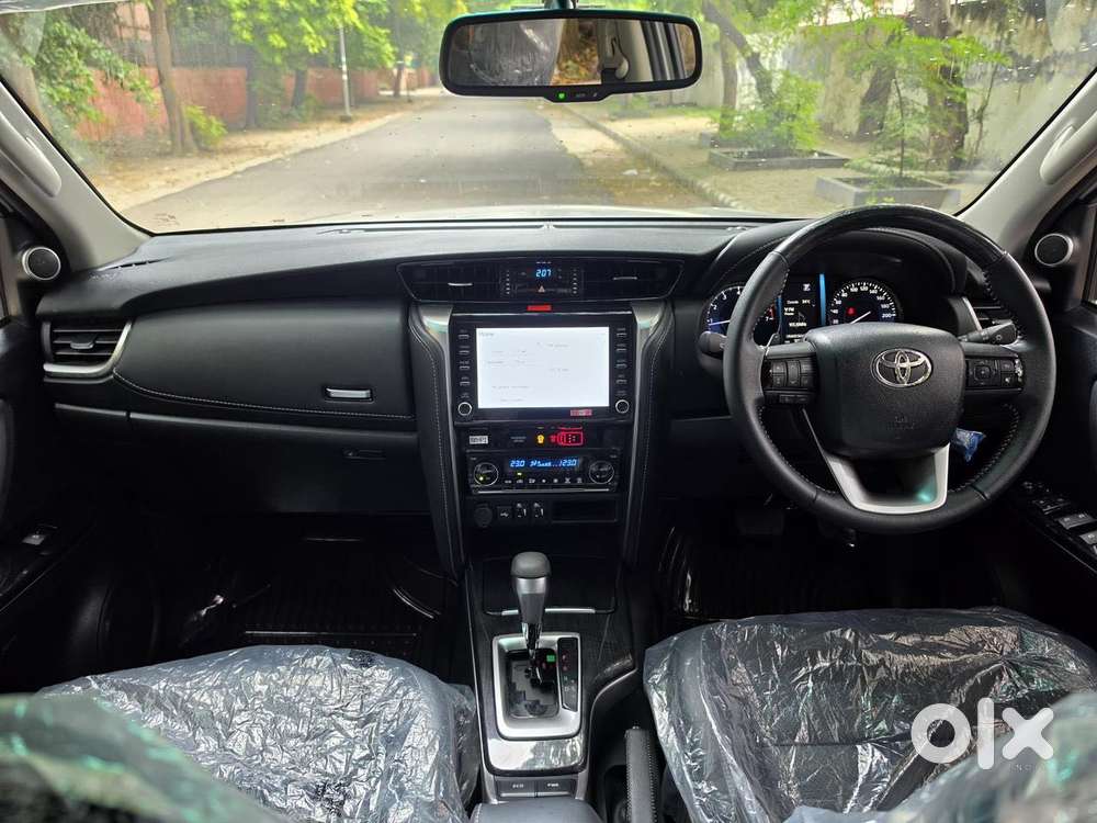 Toyota Fortuner 4x2 At 2.7 Petrol, 2025, Petrol