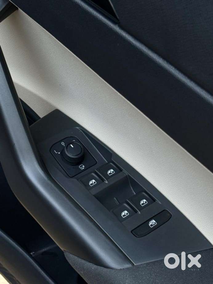 Skoda Slavia Ambition 1.0l Tsi At, 2025, Petrol