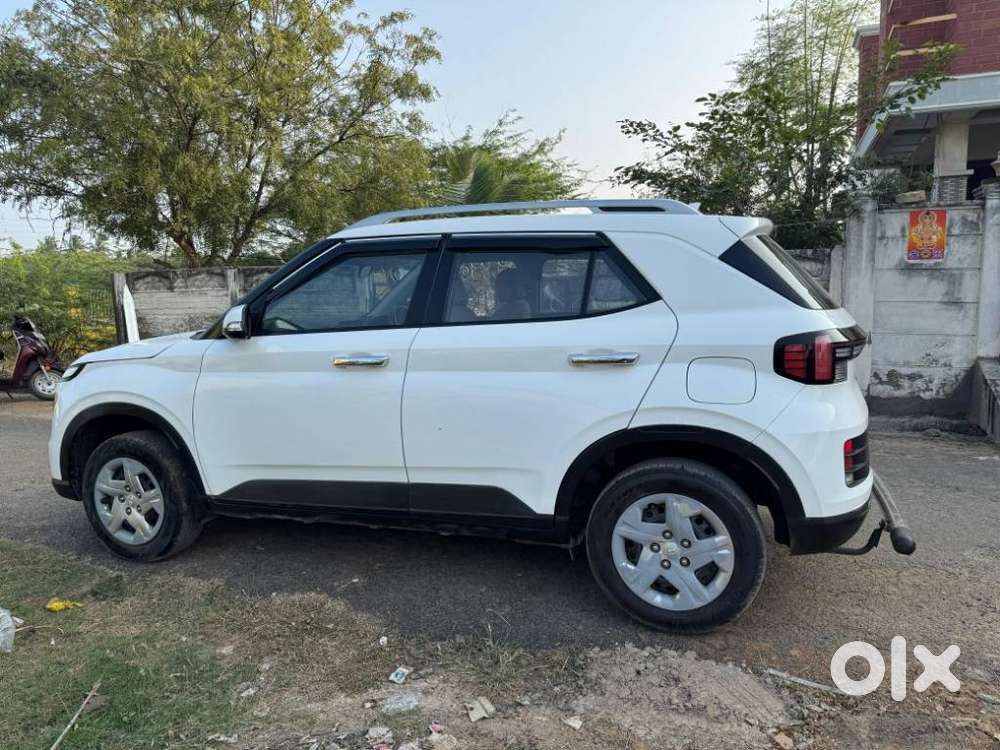Hyundai Venue S 1.2 Petrol, 2022, Petrol