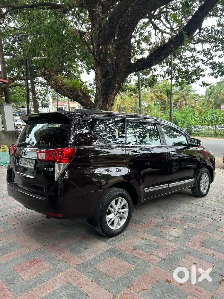 Toyota Innova Crysta 2017 Diesel Well Maintained