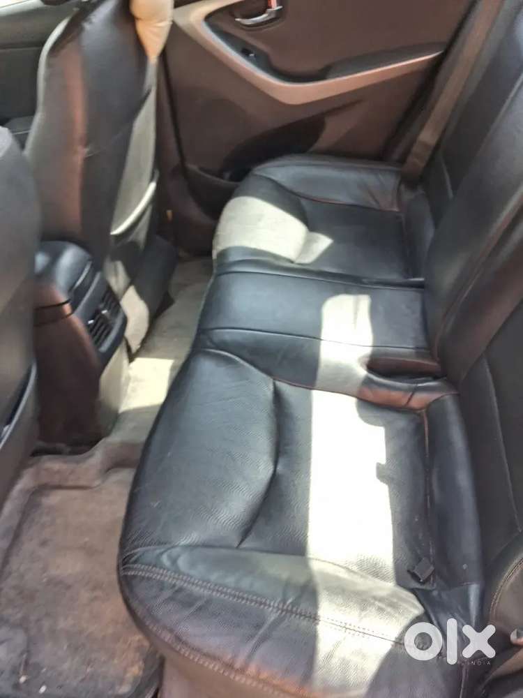 Hyundai New Elantra 2015 Diesel 107000 Km Driven