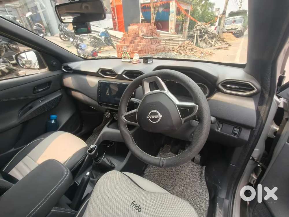 Nissan Magnite Visia Plus Silver Color