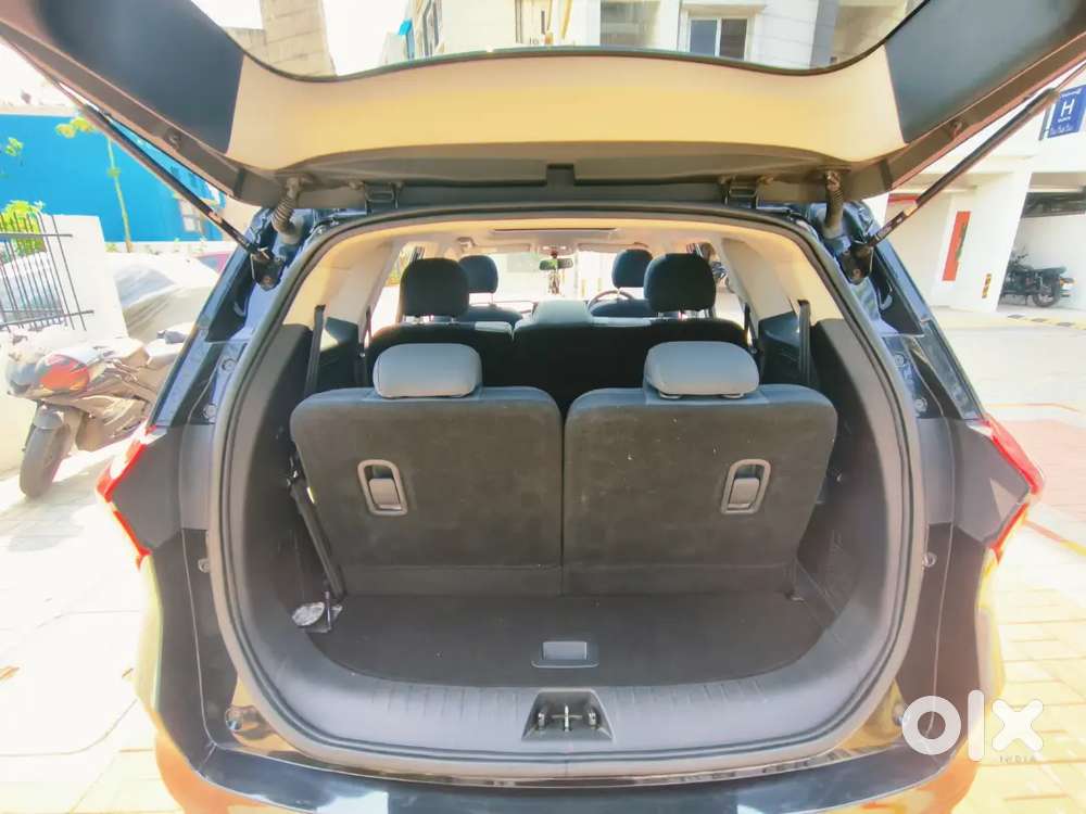 Mahindra Xuv700 2024 Diesel Well Maintained