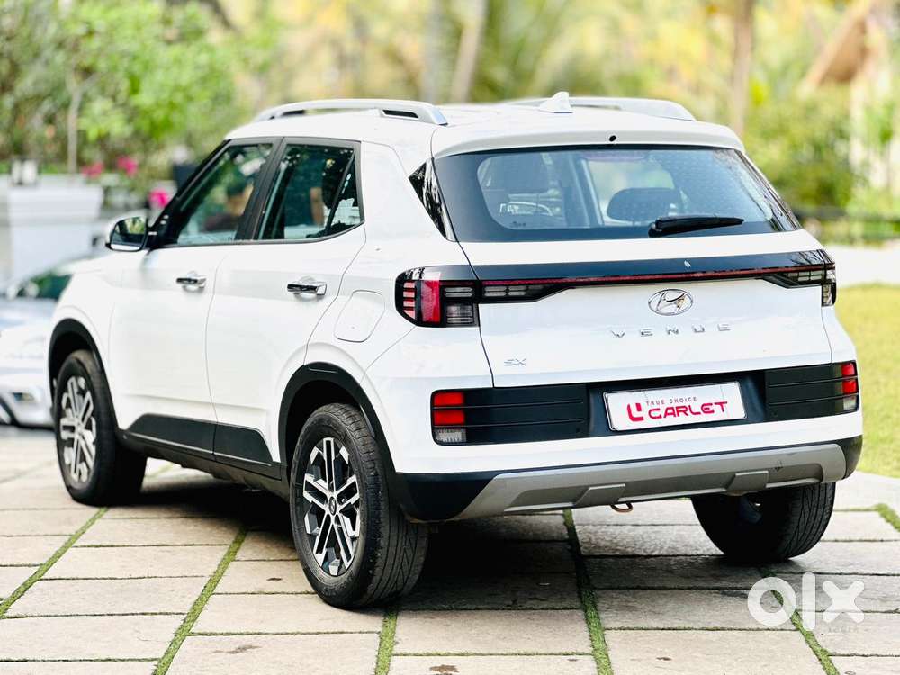 Hyundai Venue Sx (o) Mt 1.5 Diesel, 2022, Diesel