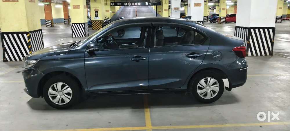 Honda Amaze 2024 Petrol Well Maintained