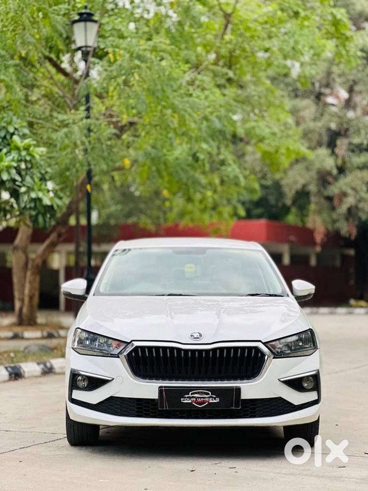 Skoda Slavia 1.0 Ambition Tsi, 2023, Petrol