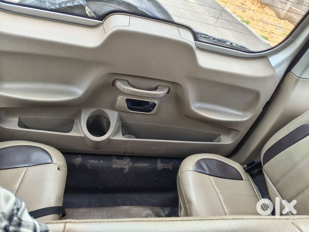 Mahindra Tuv 300 T8, 2017, Diesel