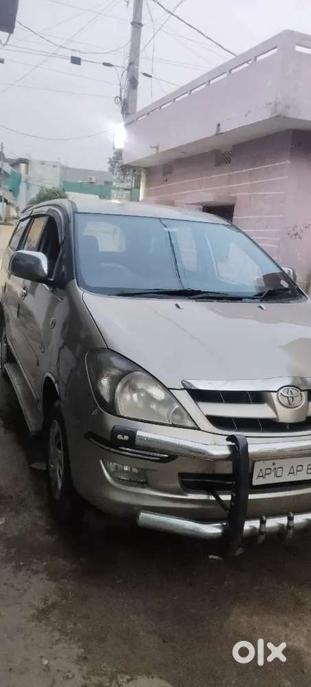 Innova 2.5g 7 Str Power Steering