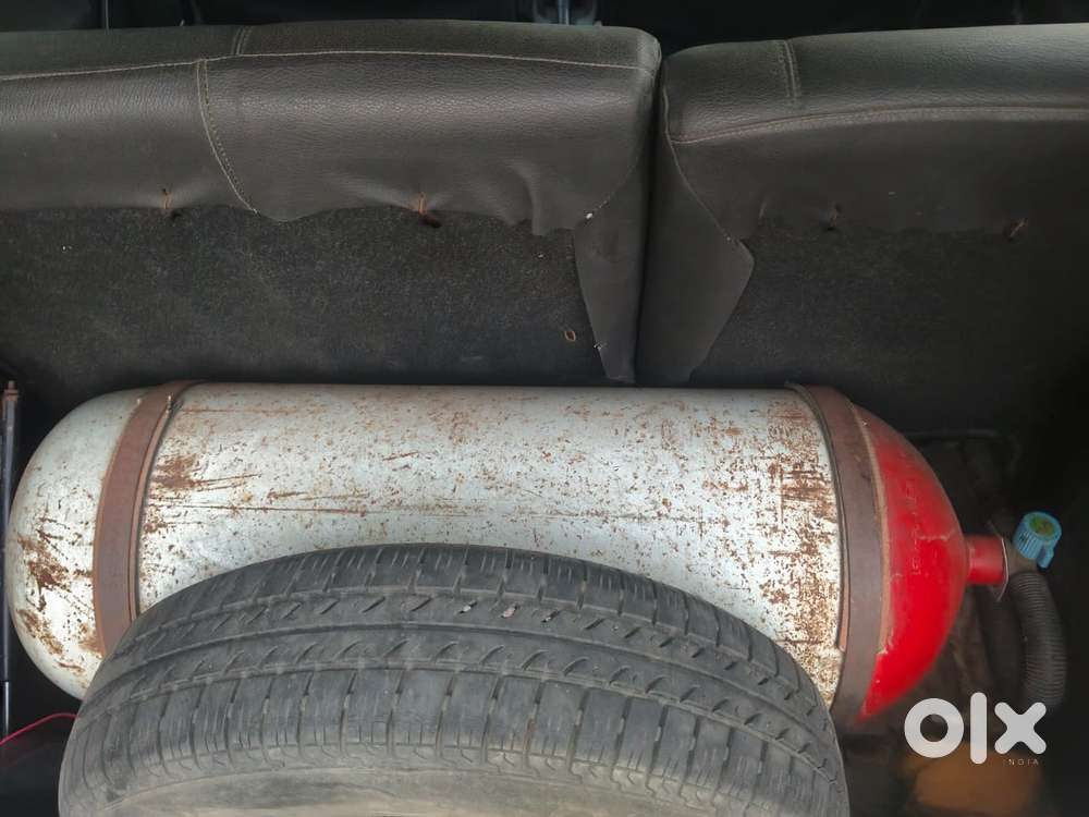 Maruti Suzuki Ritz Lxi, 2011, Petrol