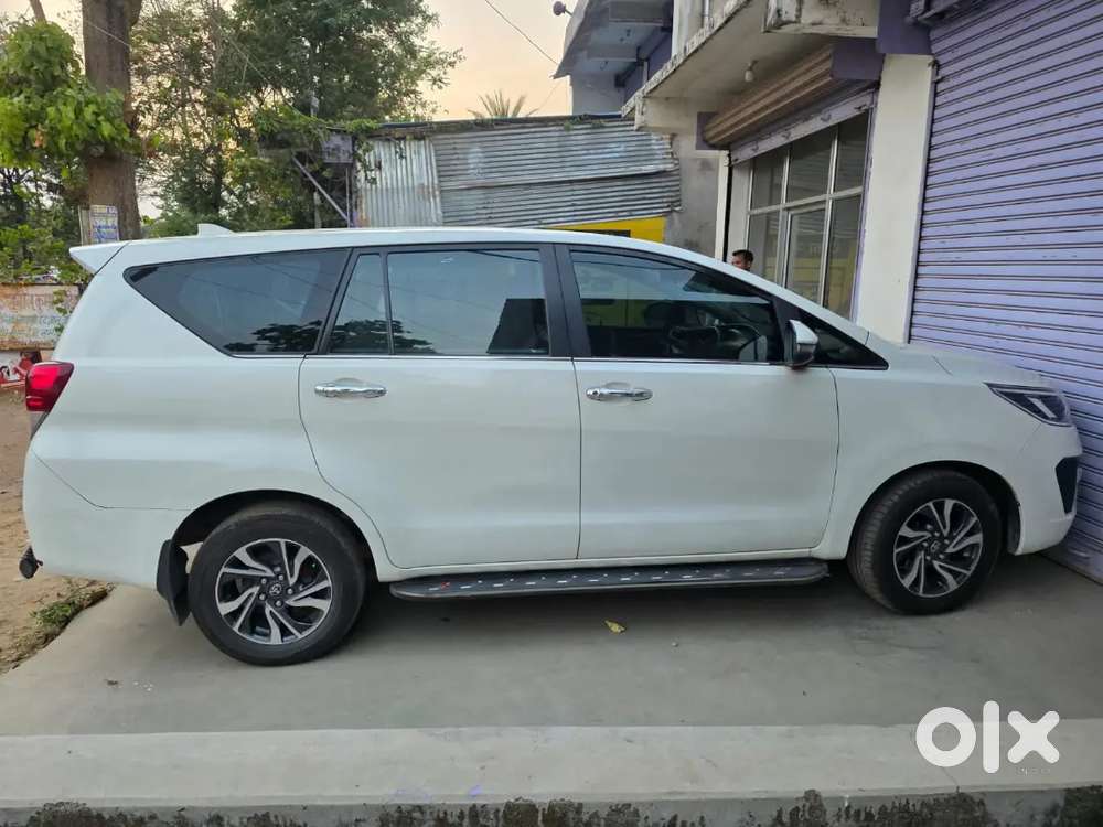 Toyota Innova Crysta 2024