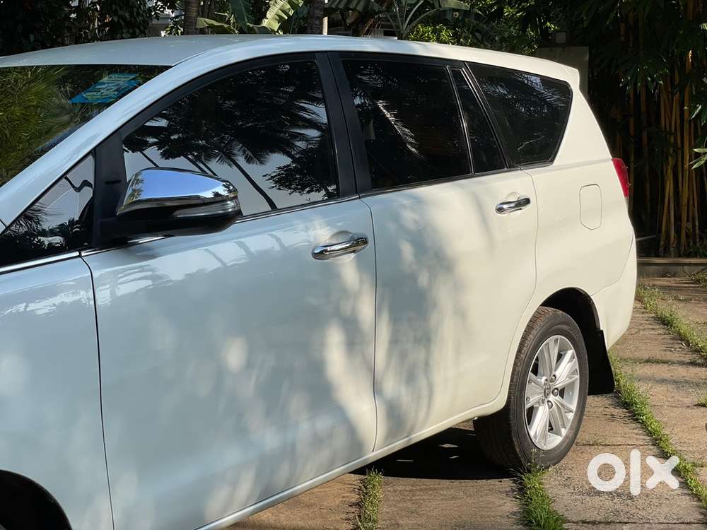 Toyota Innova Crysta 2016 Diesel Well Maintained