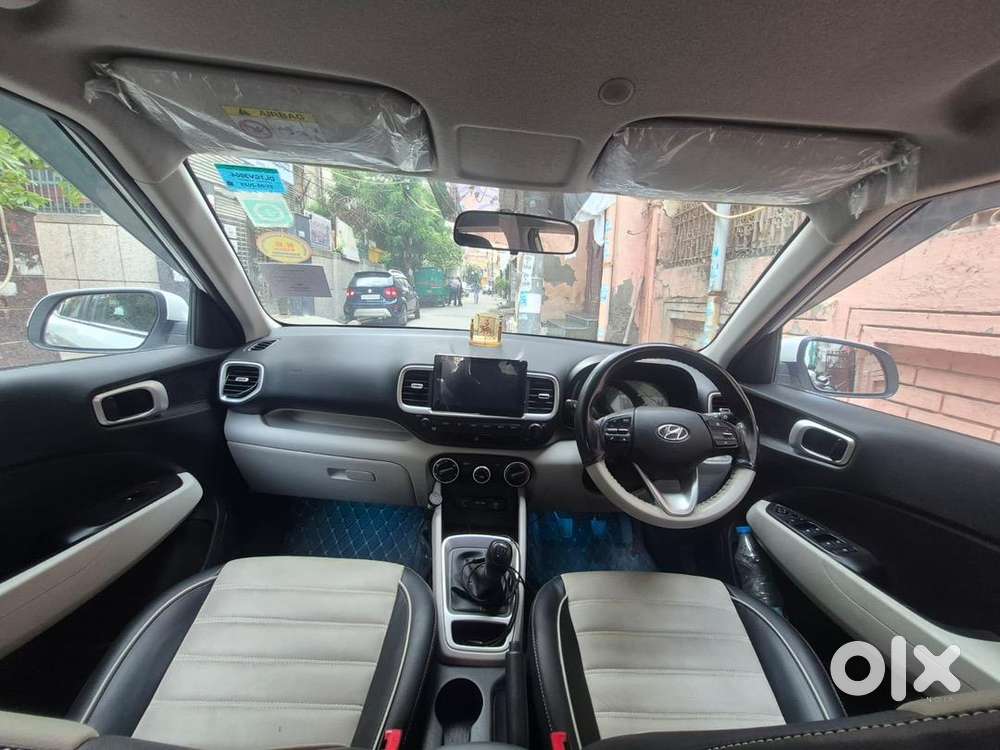 Hyundai Venue 2023 S Petrol Manual - Barely Used