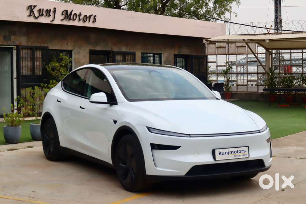 Tesla Model Y Rear-wheel Drive (rwd), 2025, Electric