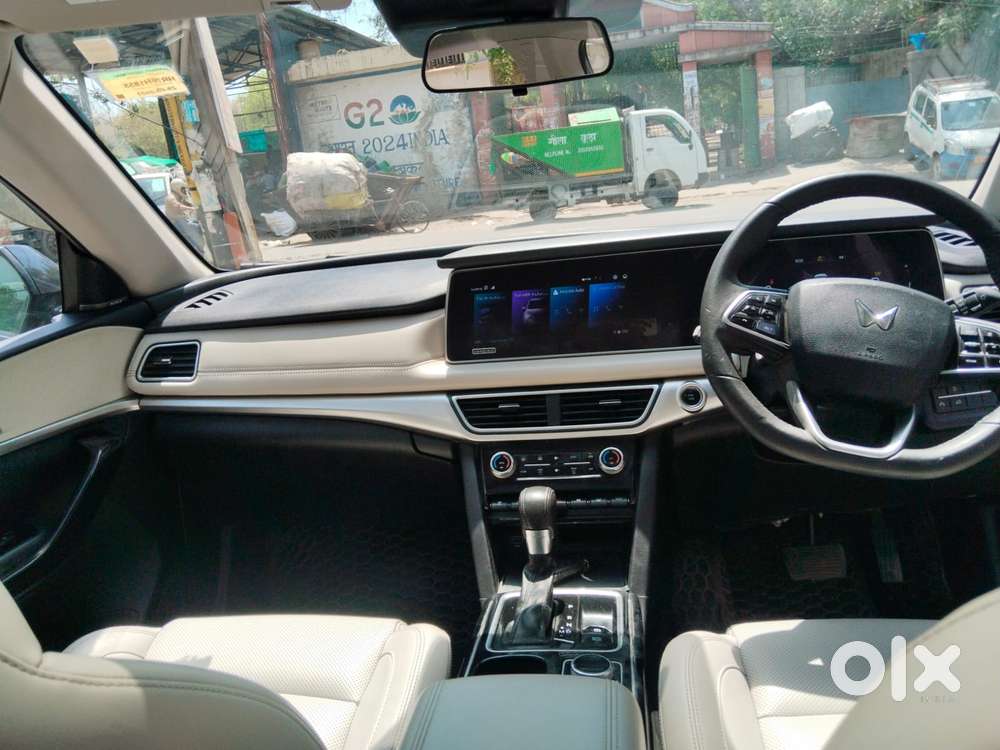 Mahindra Xuv700 2.2 Ax 7 Diesel At Luxury Pack Str, 2023, Diesel