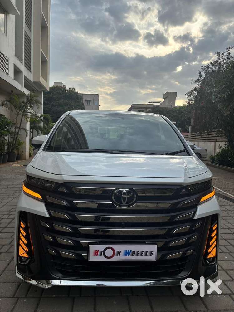 Toyota Vellfire Vip – Executive Lounge, 2024, Petrol