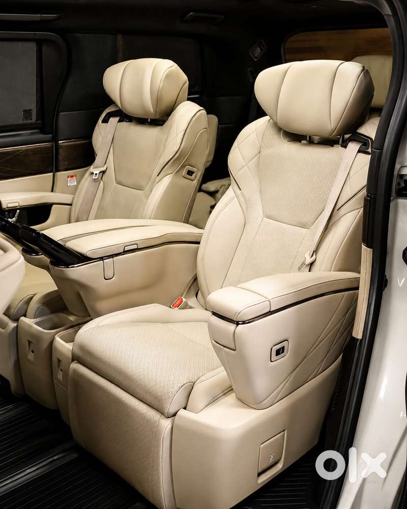 Toyota Vellfire Vip – Executive Lounge, 2024