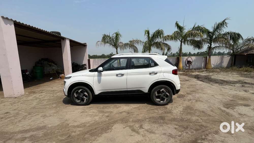 Hyundai Venue 2020 Diesel Well Maintained