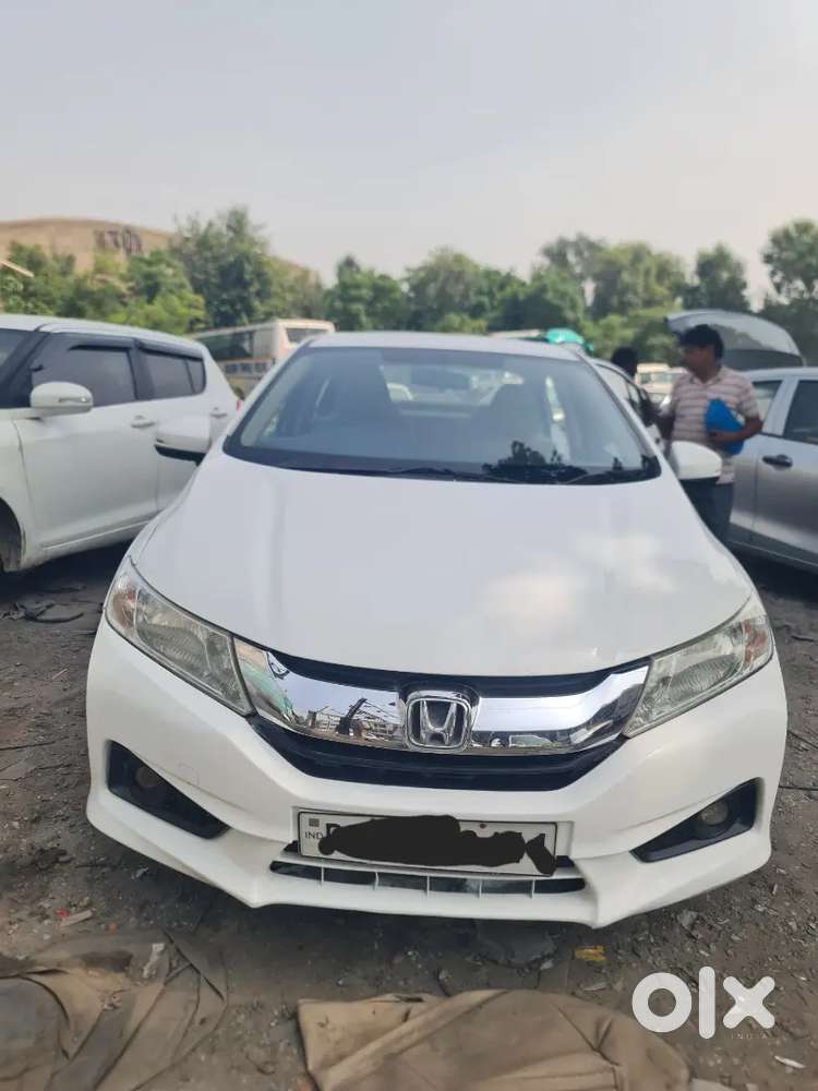 Honda City Diesel White With Sun Roof In Mint Condition.