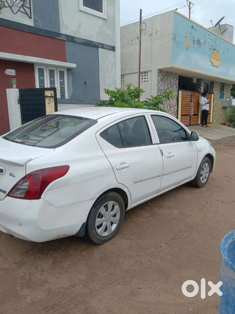 Nissan Sunny 2014