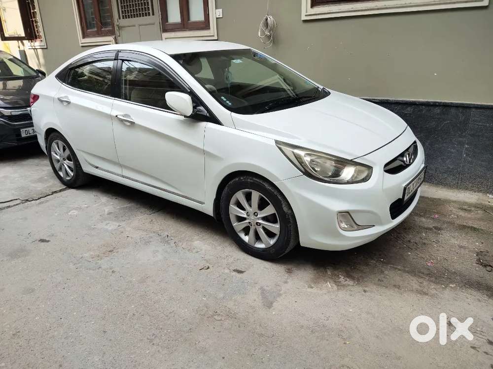Hyundai Fluidic Verna 2011 Petrol 80000 Km Driven All Alloy Top Model