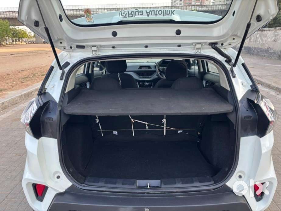 Tata Nexon 1.2 Revotron Xma Amt (s), 2021, Petrol