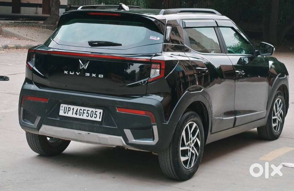 Mahindra Xuv 3xo Ax5 Pm Mt, 2024, Petrol