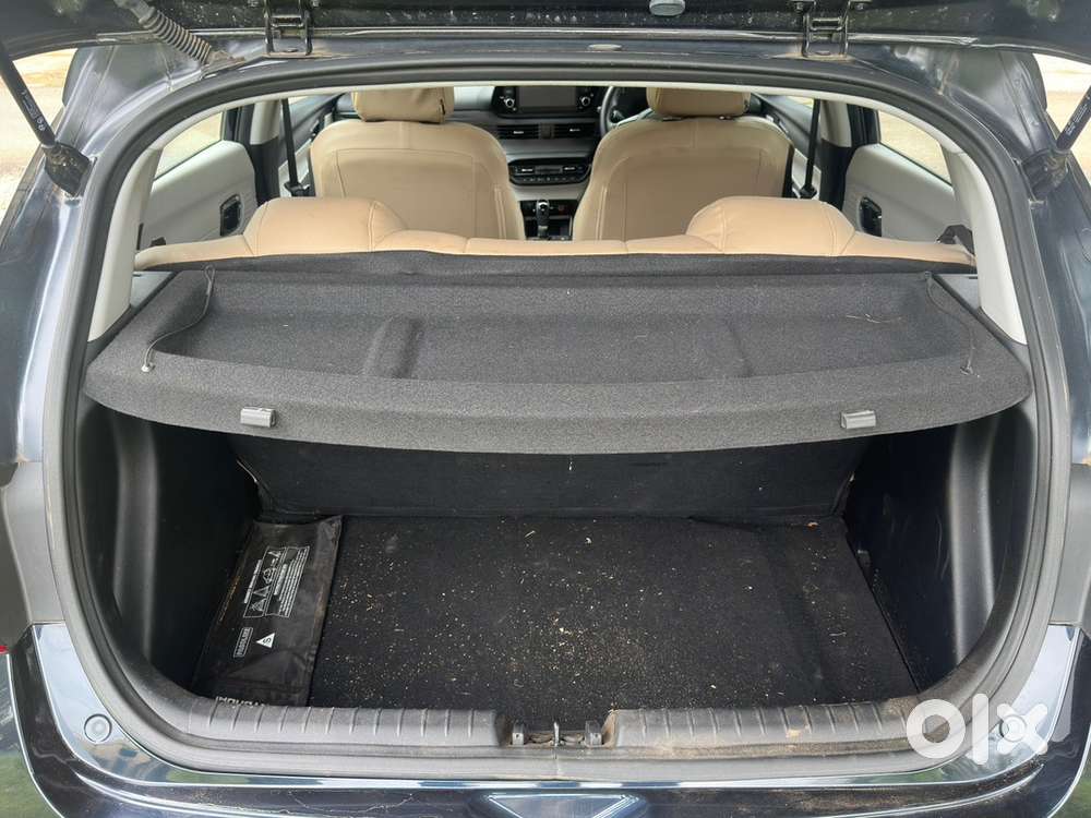 Hyundai I20 Sportz Ivt 2025  Sunroof  16,757 Km