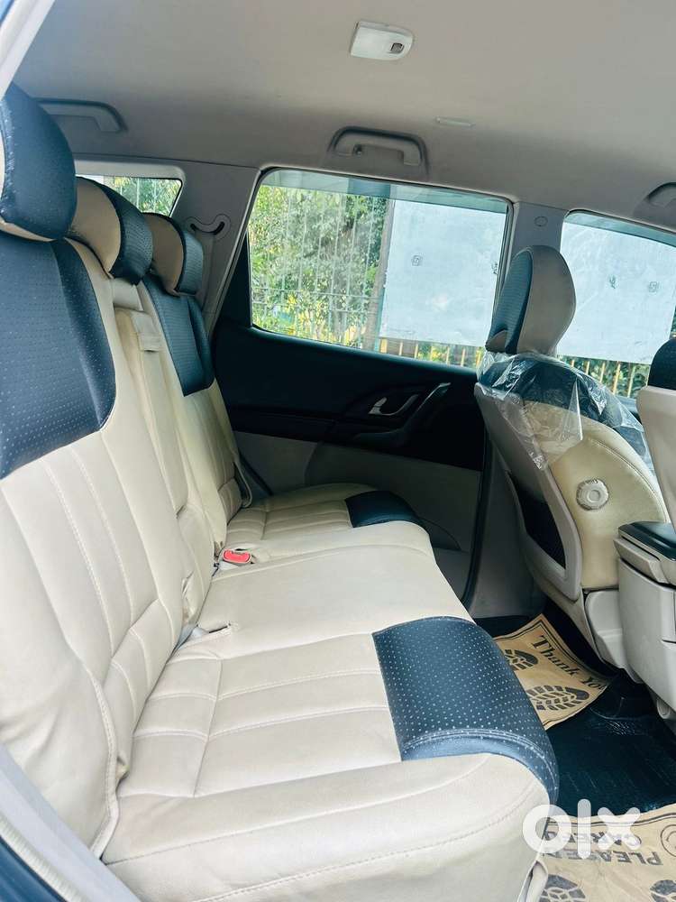 Mahindra Xuv500 At W6 2wd, 2016, Diesel