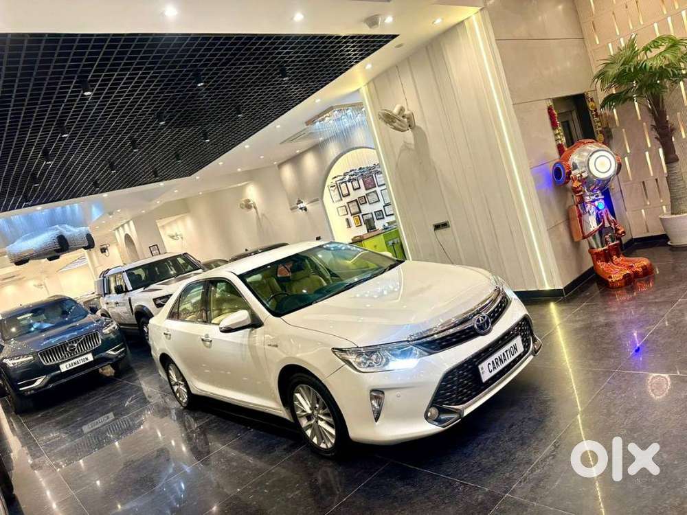 Toyota Camry 2.5 Hybrid, 2016