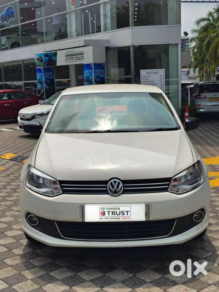 Volkswagen Vento 2010-2013 Petrol Highline, 2011, Petrol