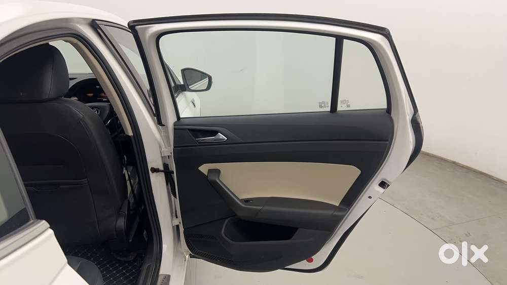 Skoda Slavia Style 1.0l Tsi At, 2023, Petrol