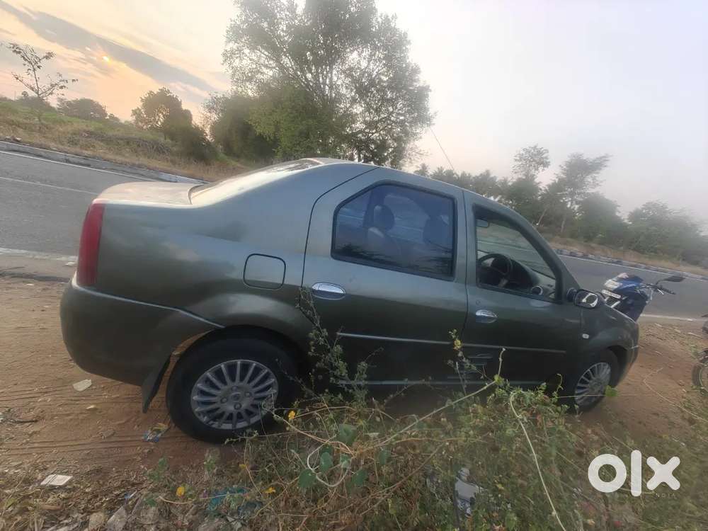 Mahindra Logan 2015 Petrol