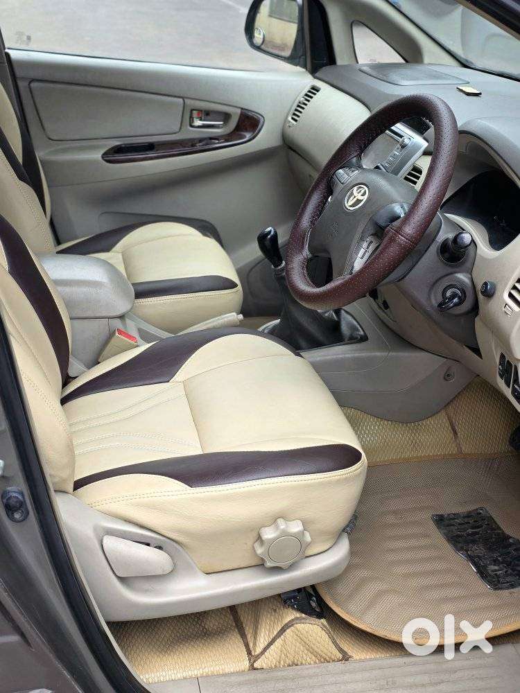 Toyota Innova 2.5 Vx 7 Seater Bs Iv, 2012, Diesel